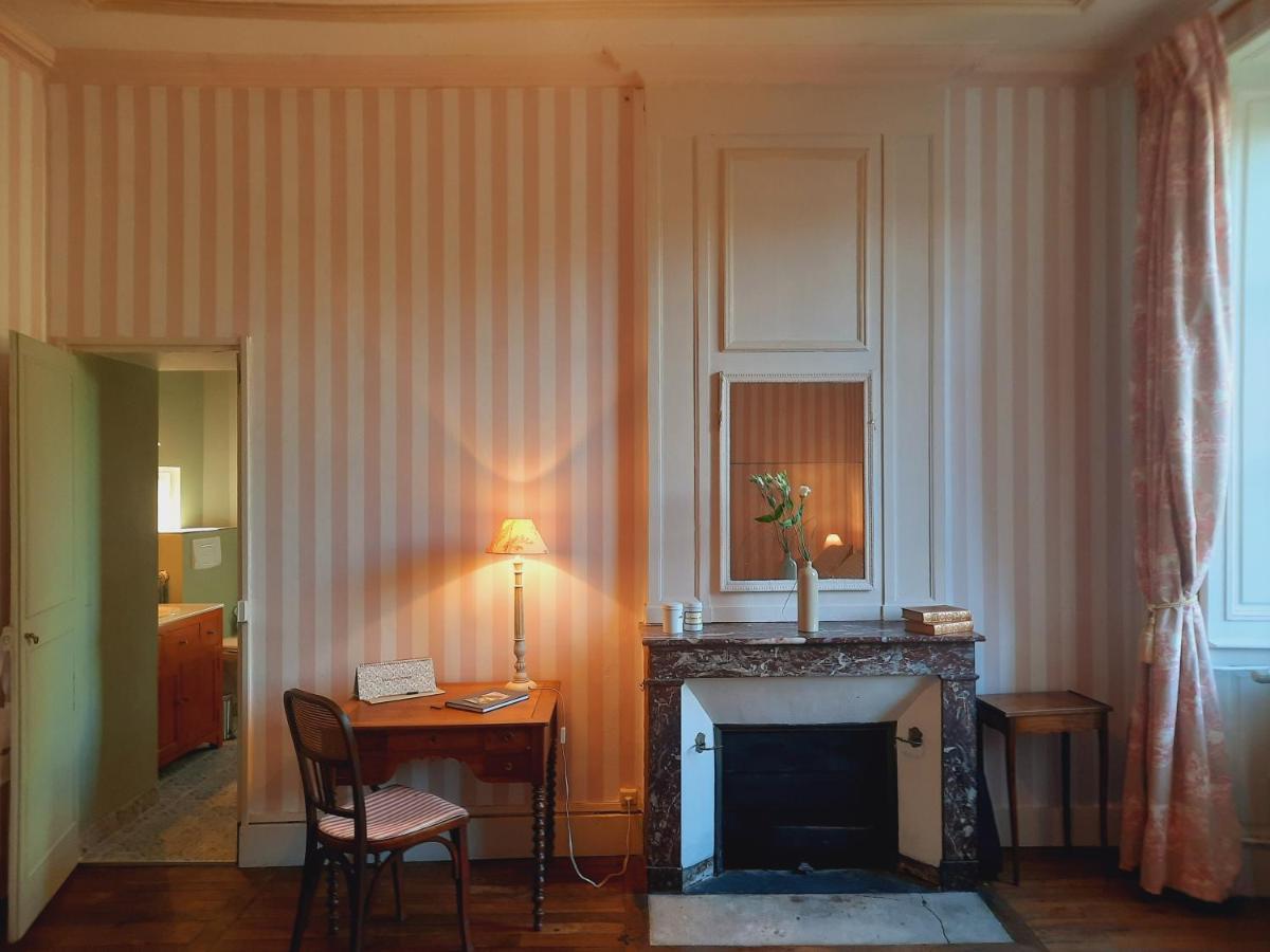 Maison Zola Bed & Breakfast Saint-Amand-Montrond Exterior photo